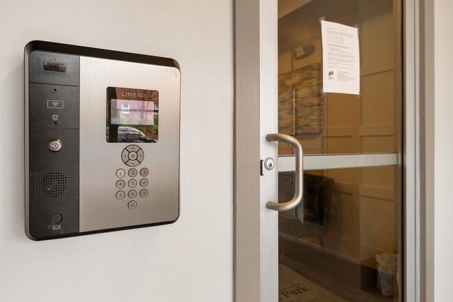 Building Photo - Luxurious 2BR Condo with Fantastic Upgrades!  Pet friendly!