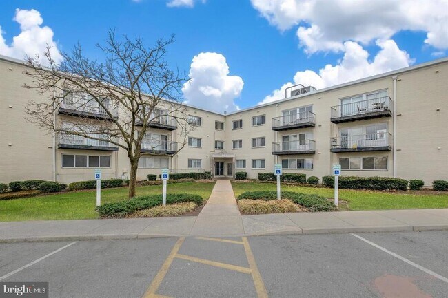 Foto del edificio - 1005 Chillum Rd