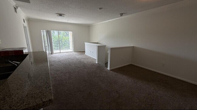 Building Photo - 5800 W Sample Rd