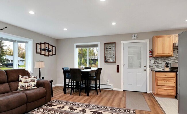 Foto del edificio - 44810 Spruce Ave