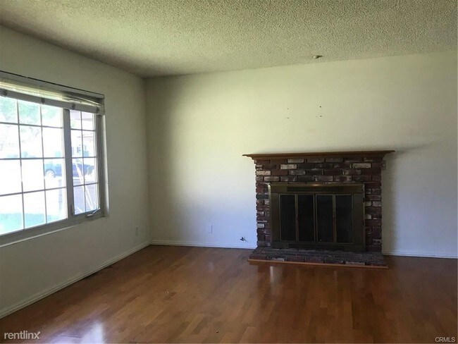 Building Photo - 3 br, 2 bath House - 1258 Saint Vladimir St