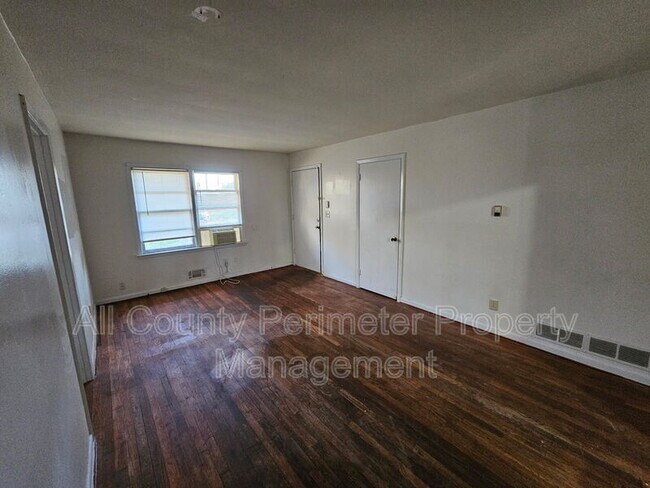 Building Photo - 504 Past St