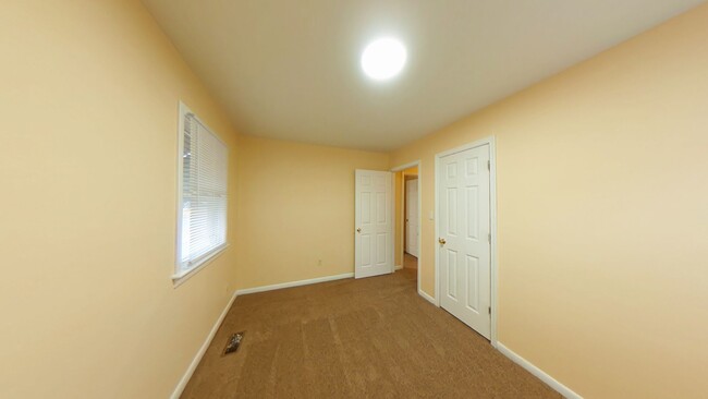Foto del edificio - 3 Bedroom 1 Bath Rental Home in Newmarket ...
