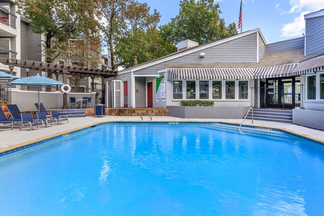 Building Photo - Parc at South Green