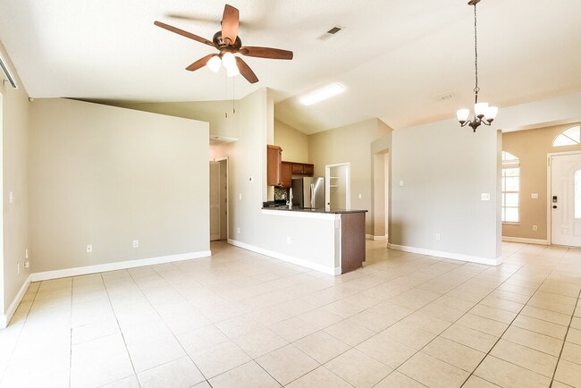 Building Photo - 1306 Silverthorn Dr