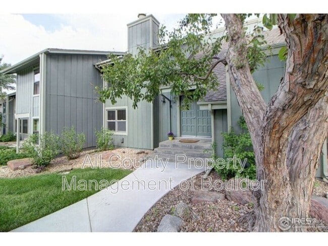 Building Photo - 14 Benthaven Pl