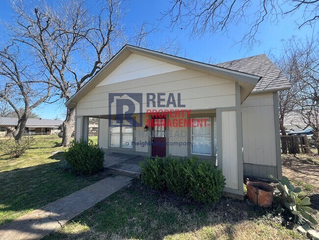 Foto del edificio - Charming 2-Bedroom Home for Rent in Tolar, TX!