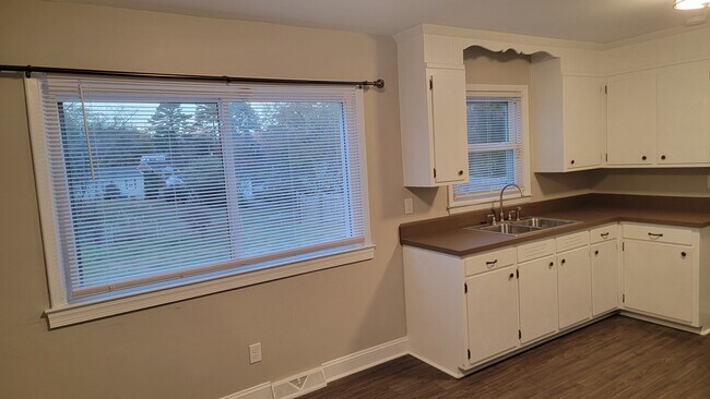 Foto del edificio - 1789 Hausman Dr