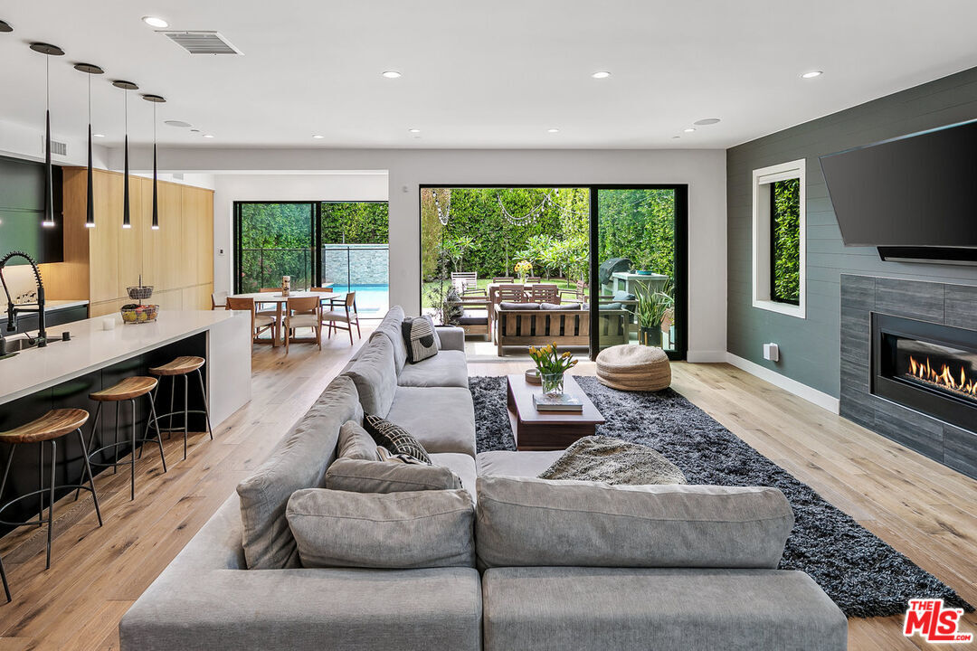 Foto principal - 1037 Palms Blvd