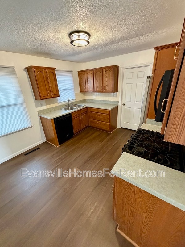 Foto del edificio - 2148 Waggoner Ave