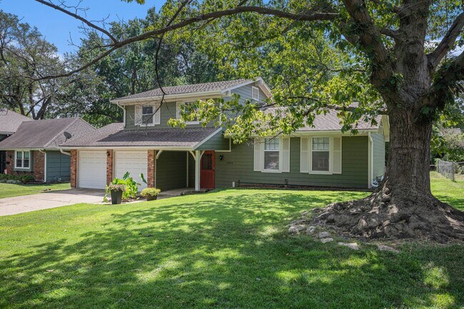 Foto del edificio - 3 Bed 2.5 Bath in Overland Park Nall Hills