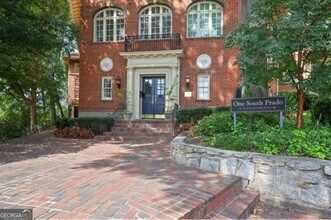 Building Photo - 1 S Prado NE