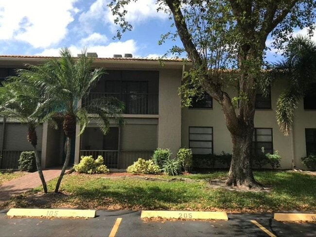 Building Photo - 9815 Pineapple Tree Dr