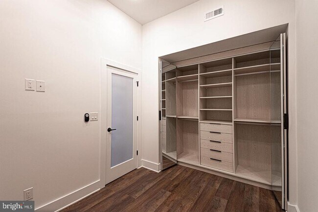 Foto del edificio - 1211 Bainbridge St