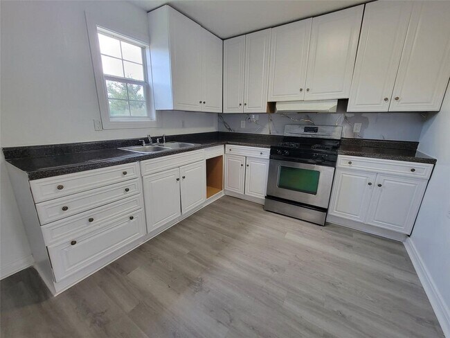 Foto del edificio - 3115 Havner Ln
