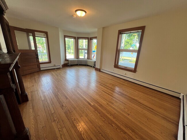 Foto del edificio - 601 E Gorham St