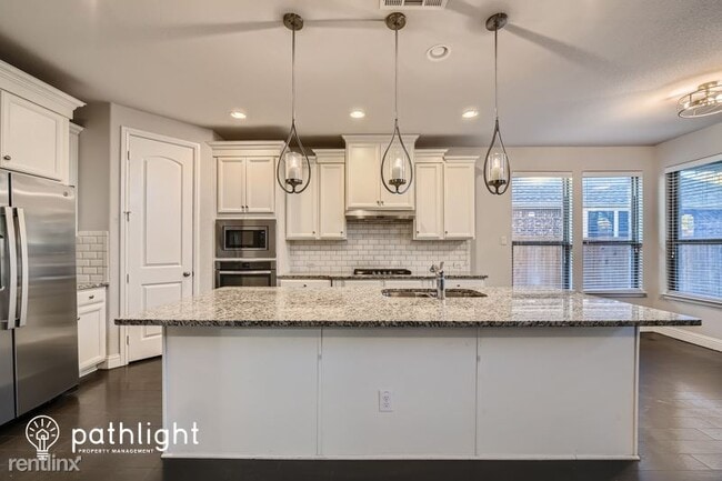 Building Photo - 4 br, 3.5 bath House - 1404 Nutmeg Court UNIT
