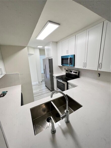 Foto del edificio - 12472 NW 11th Ln