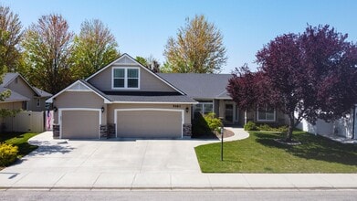 Building Photo - 5483 N Black Sand Ave