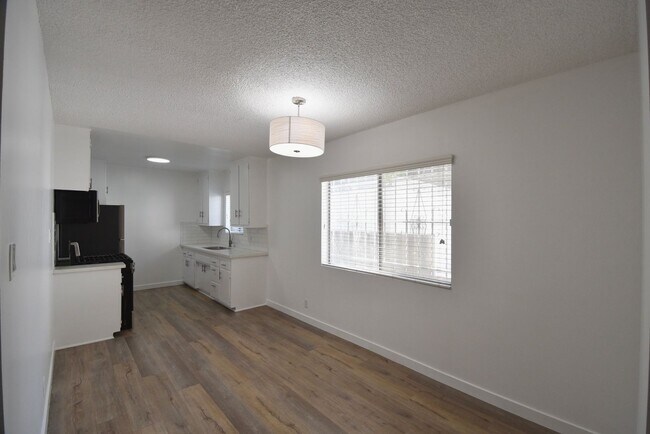 Building Photo - 6152 Woodman Ave