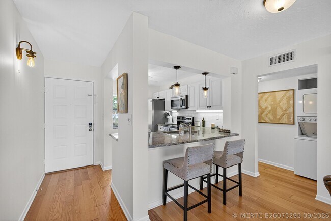Building Photo - 12790 Briarlake Dr