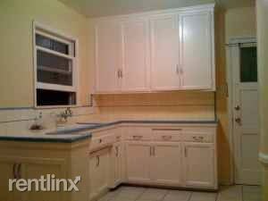 Building Photo - 11101 1/4 Camarillo St