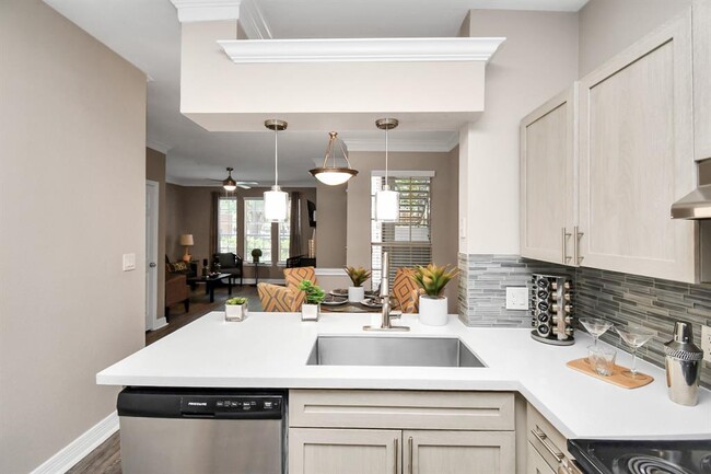 Foto del edificio - 3225 Woodland Park Dr