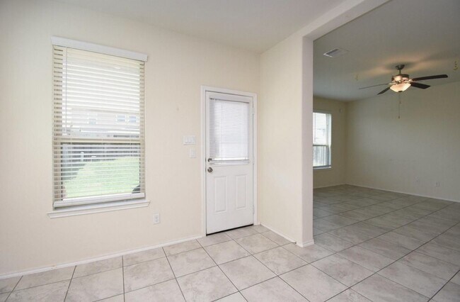 Foto del edificio - 9431 Summer River Dr