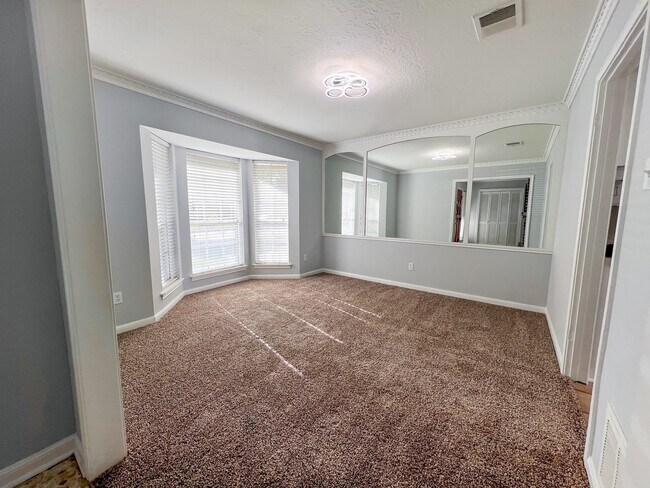 Foto del edificio - 9206 Sharpview Dr