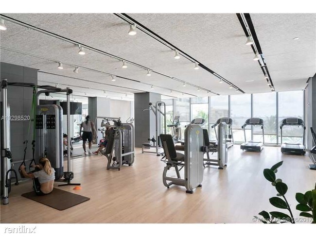 Foto del edificio - 460 NE 28th St