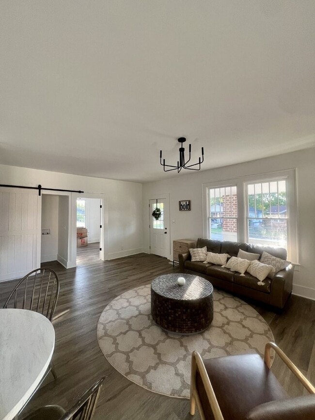 Building Photo - Charming 4-Bedroom Home for Rent/Sale