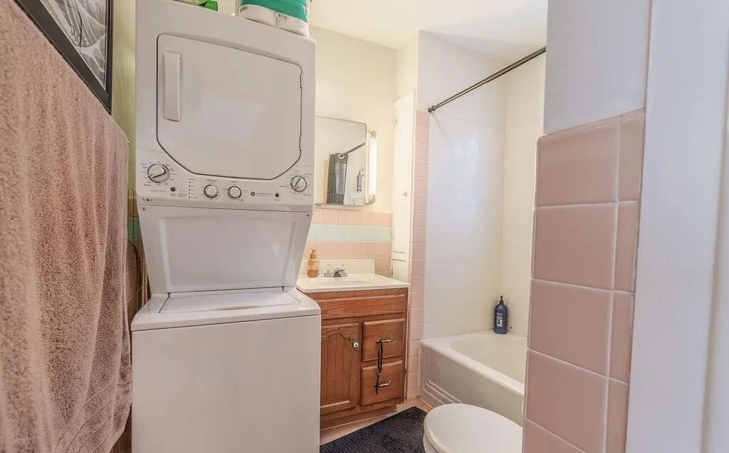 Building Photo - 164 N 9th St