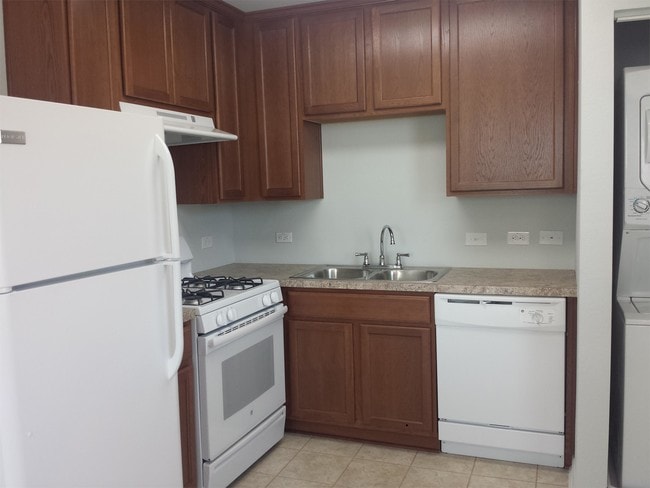 Building Photo - 340 Perry St