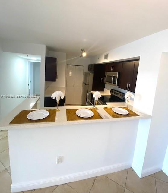 Foto del edificio - 2061 Renaissance Blvd