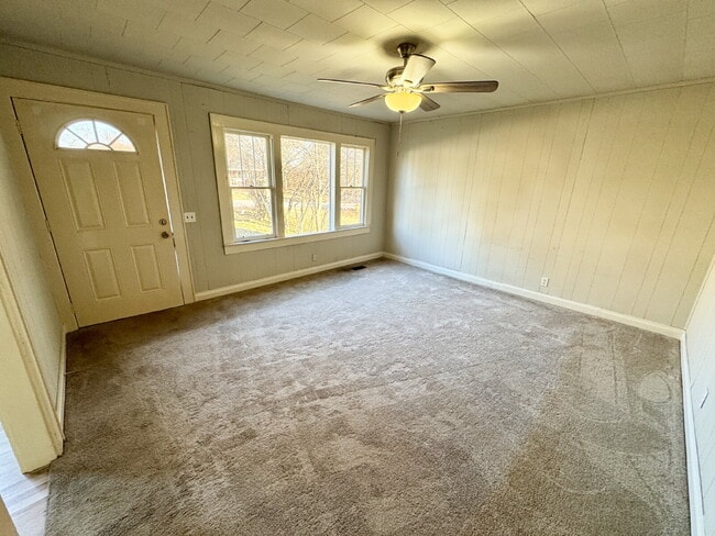 Foto del edificio - Reduced - Charming 3-Bed, 2-Bath Home in W...