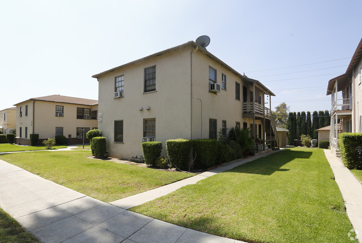 Building Photo - 1038-1040 W Glenoaks Blvd