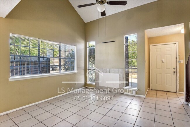 Foto del edificio - 6702 Windsor Hollow Dr
