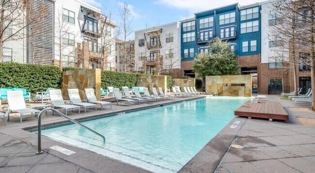 Foto del edificio - 8401 Memorial Ln