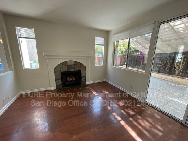 Foto del edificio - 2203 Willow Creek Cir