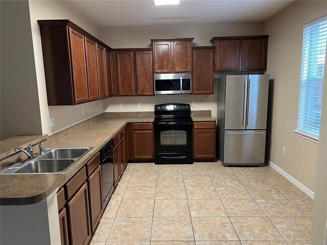 Building Photo - 1564 Scarlet Oak Loop