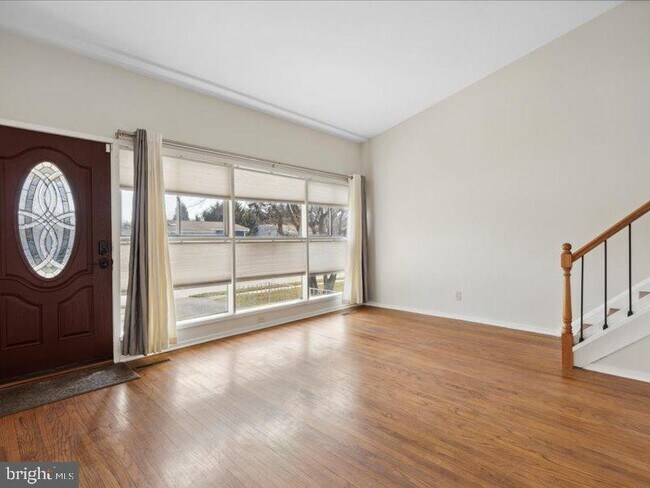 Foto del edificio - 437 Haywood Rd