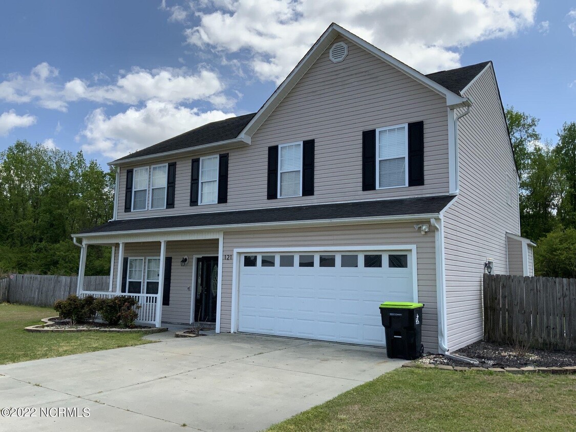 Primary Photo - 121 Willard Way