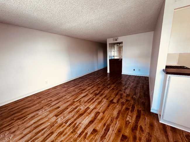 Photo - 135 N Swall Dr Apartment