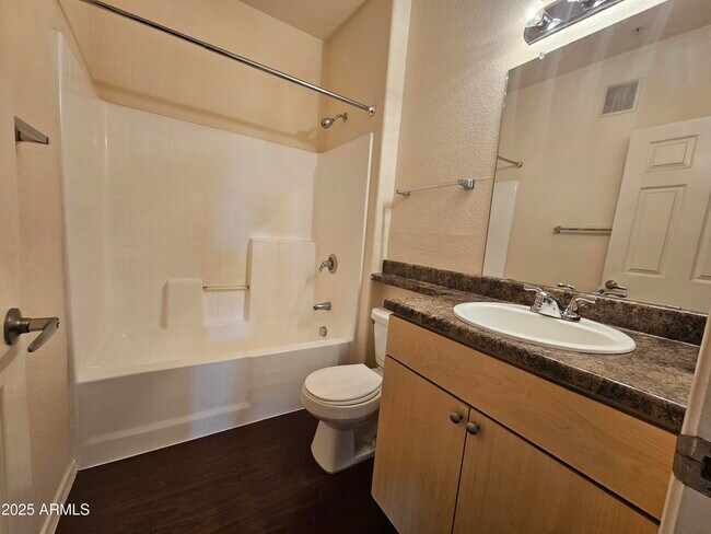 Foto del edificio - 18416 N Cave Creek Rd