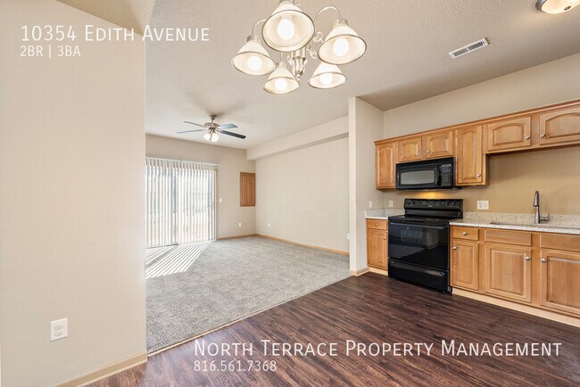 Building Photo - Updated 2BR Townhome in Piper School District