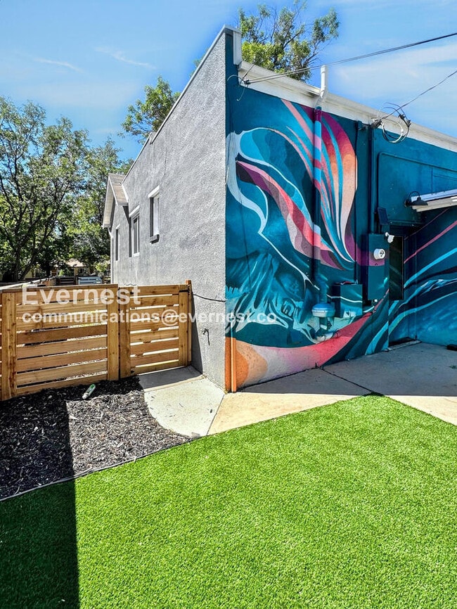 Building Photo - 2551 W 39th Ave