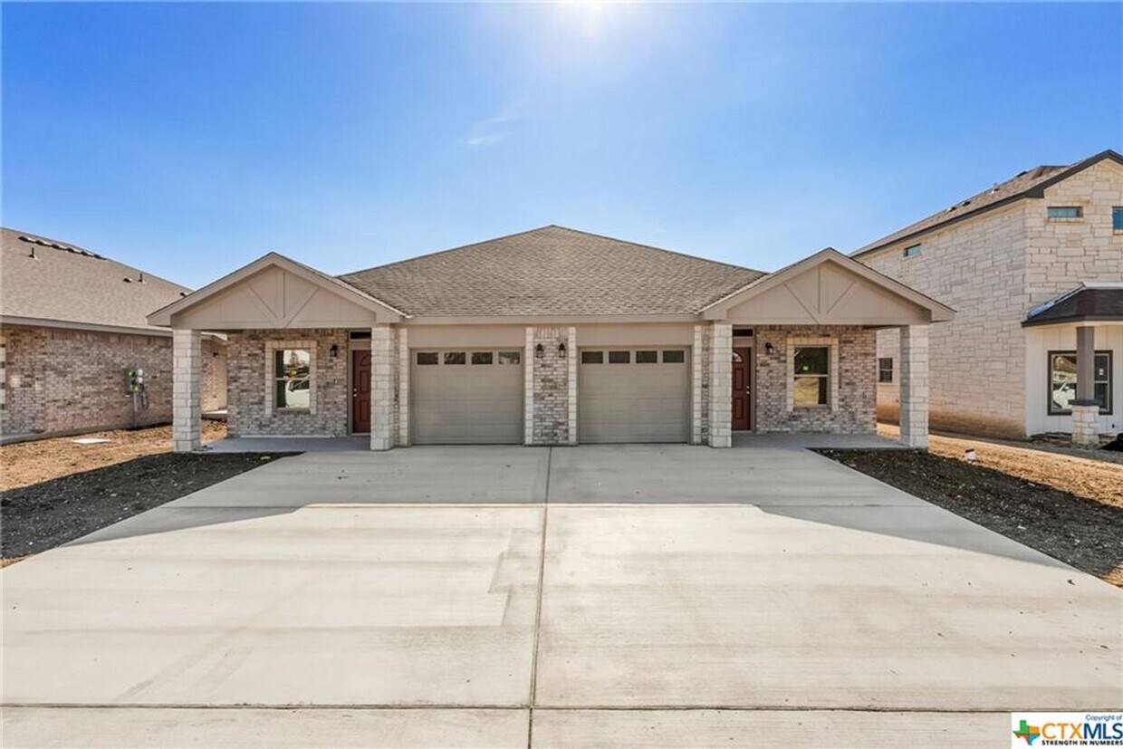 Foto principal - 3414 Abraham Dr
