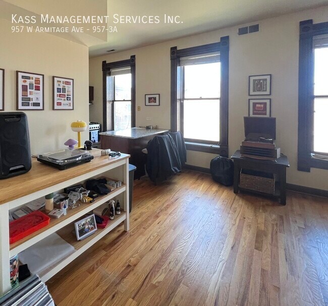Foto del edificio - 957 W Armitage Ave