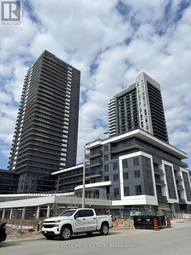 Building Photo - 5105 Hurontario St
