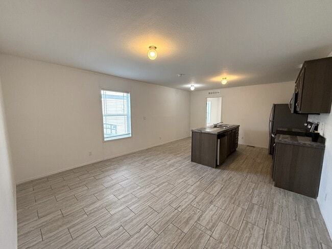 Building Photo - 04 Northglen Dr Unit 4NG